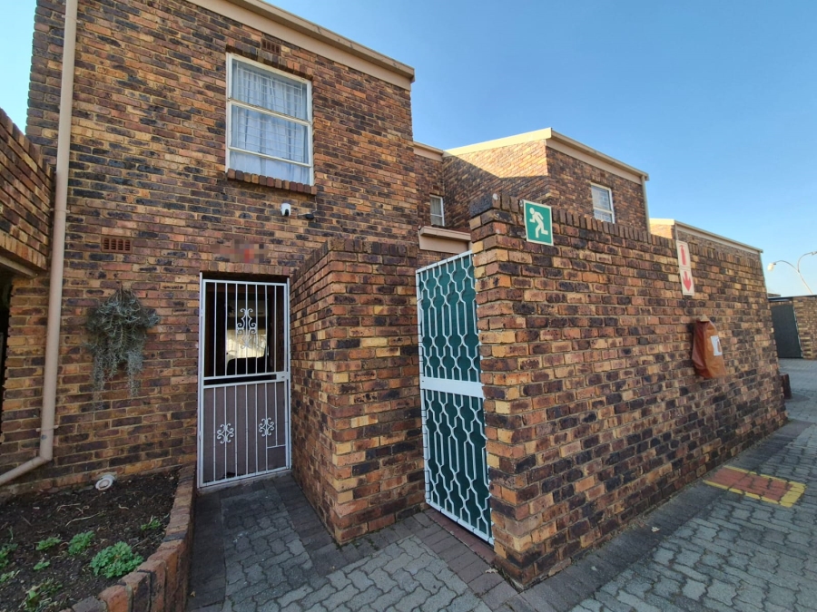 2 Bedroom Property for Sale in Vaalpark Free State